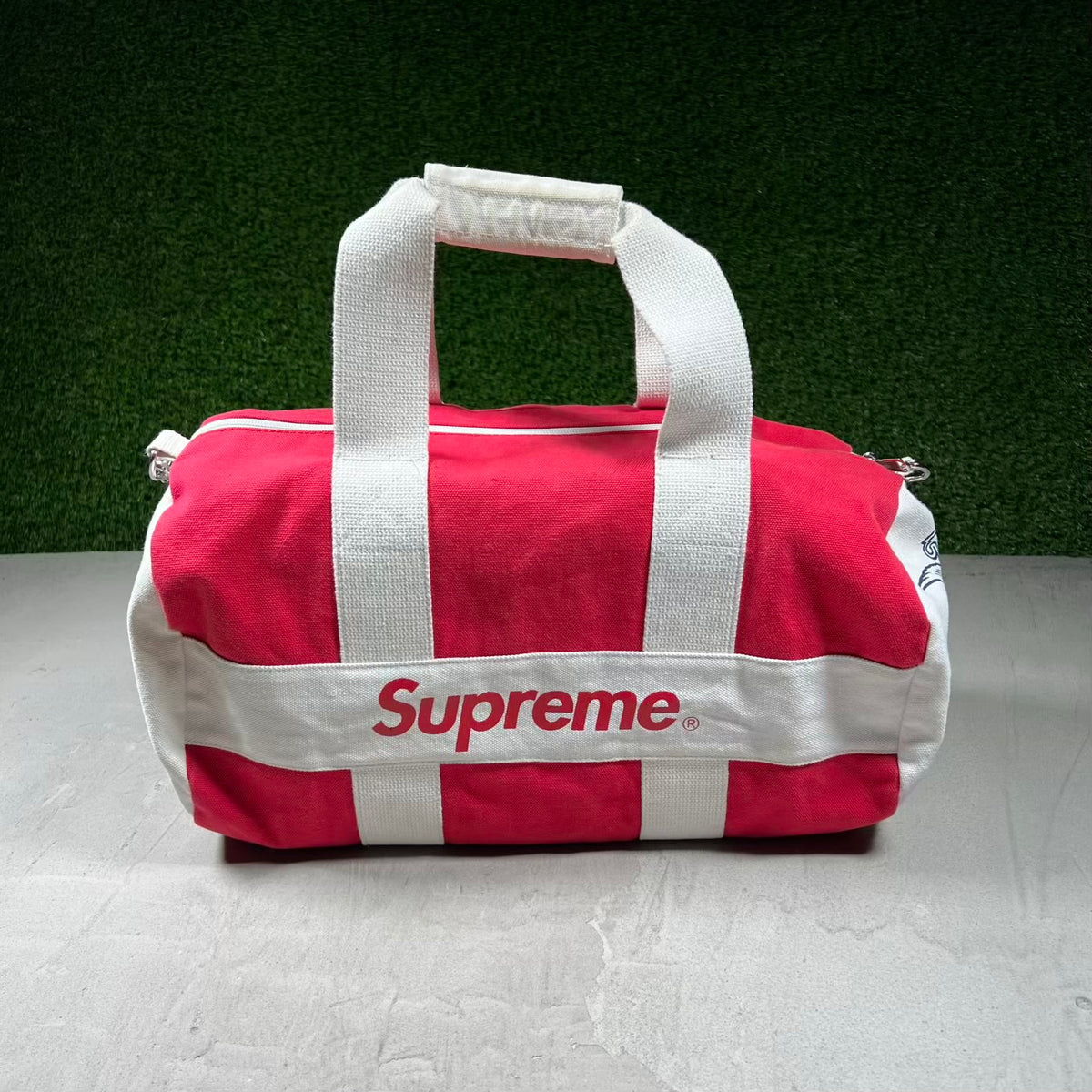 2009 Supreme Budweiser Red/White Duffle Bag USED x18294