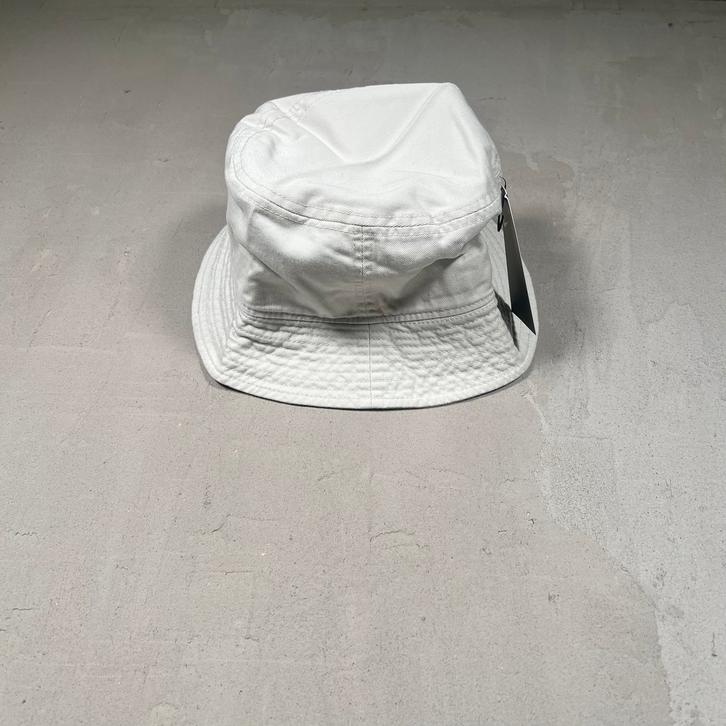 Nike Cream Logo Bucket Hat Size Large NEW v19062