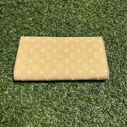 1990s Louis Vuitton Cream Mini Lin Interational Wallet USED x13976