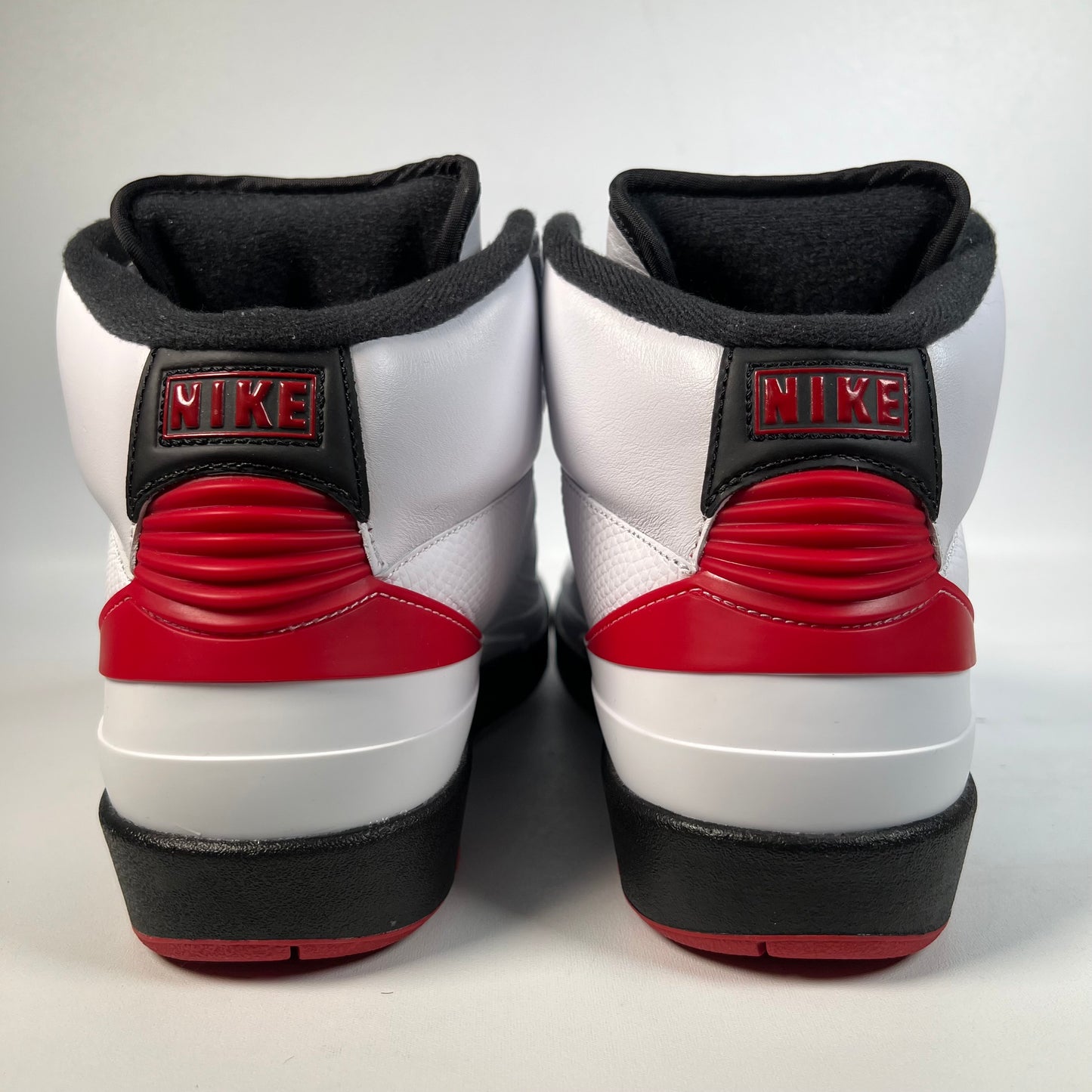 Jordan 2 Chicago (2022) Size 9m / 10.5w NEW s21872
