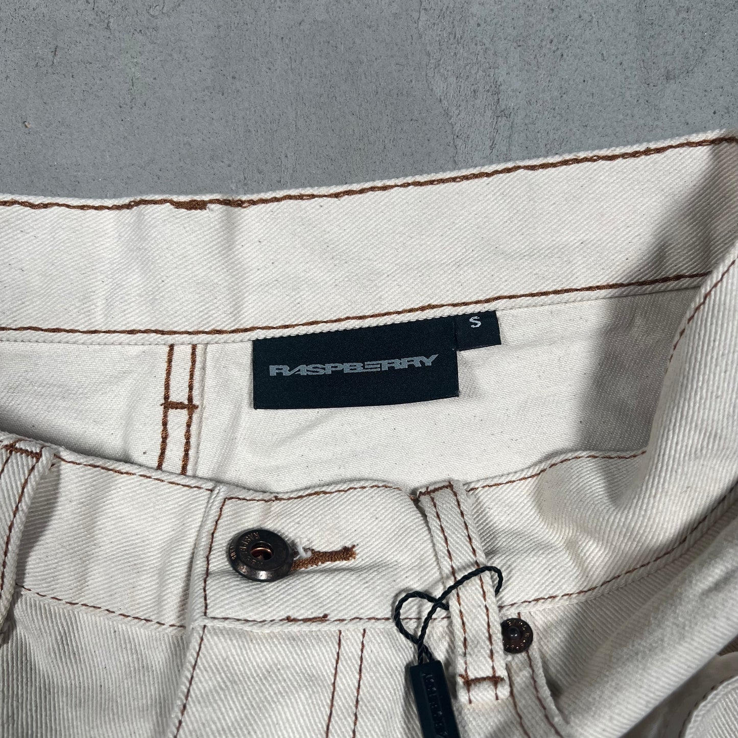 GV Gallery Raspberry Hills Berry Dirty Denim Jeans Size Small USED x17387