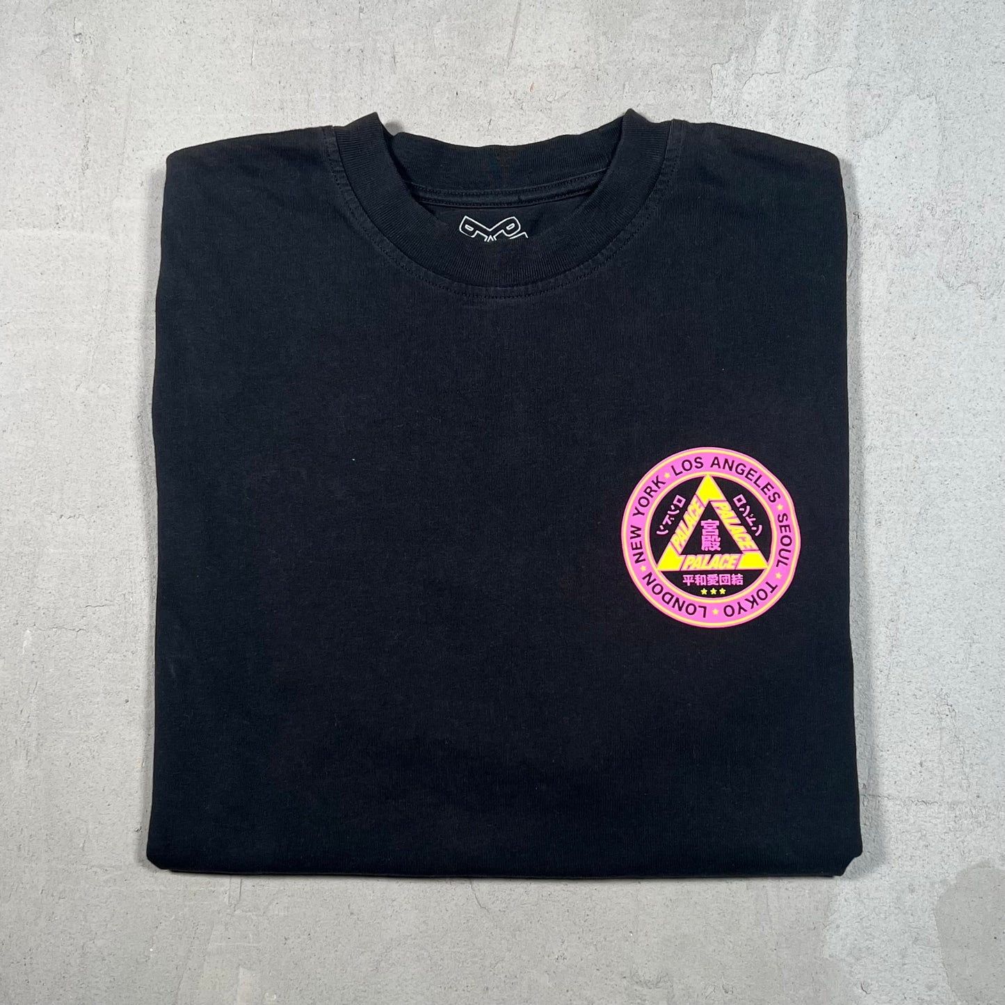 Palace Black City Tour Tee Size Small USED x17142
