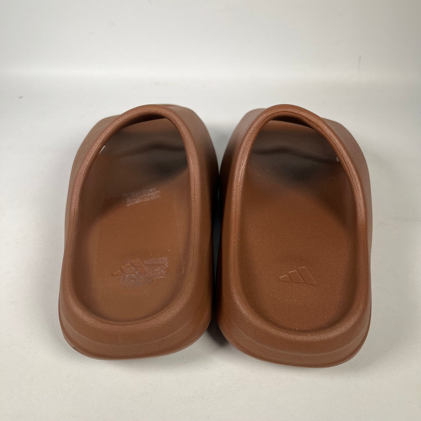 Yeezy Slide Flax Size 4 NEW s13556