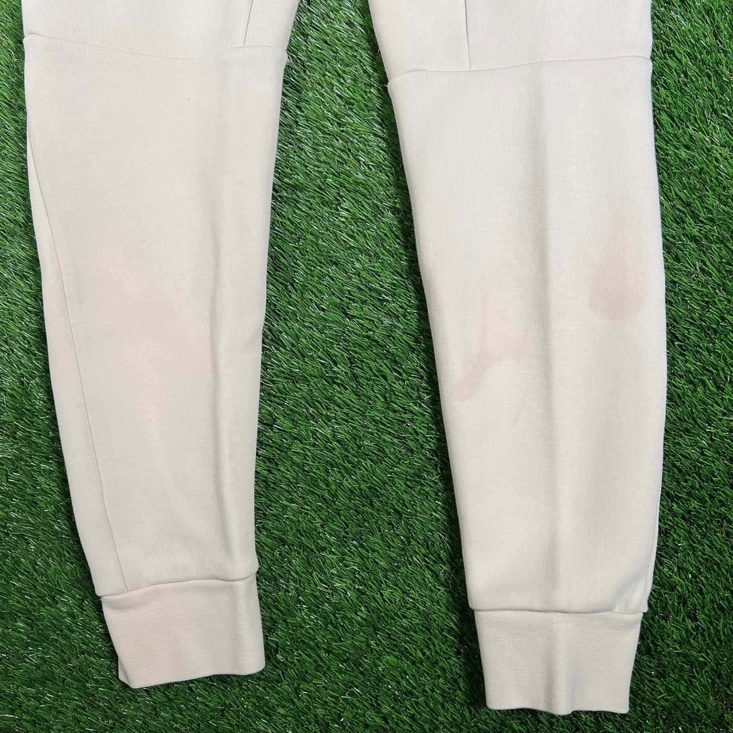 Nike Tech Tan Sweatpants Size Small USED v18100