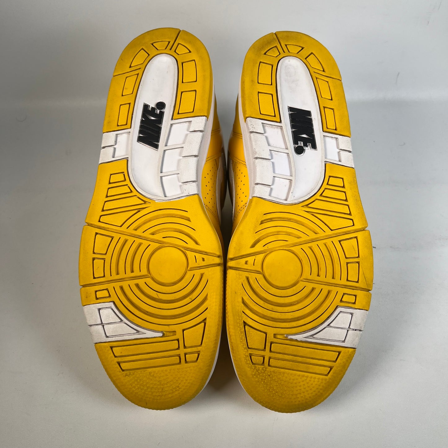 Nike SB Air Force 2 Low Supreme Yellow (2017) Size 10.5 USED s21172