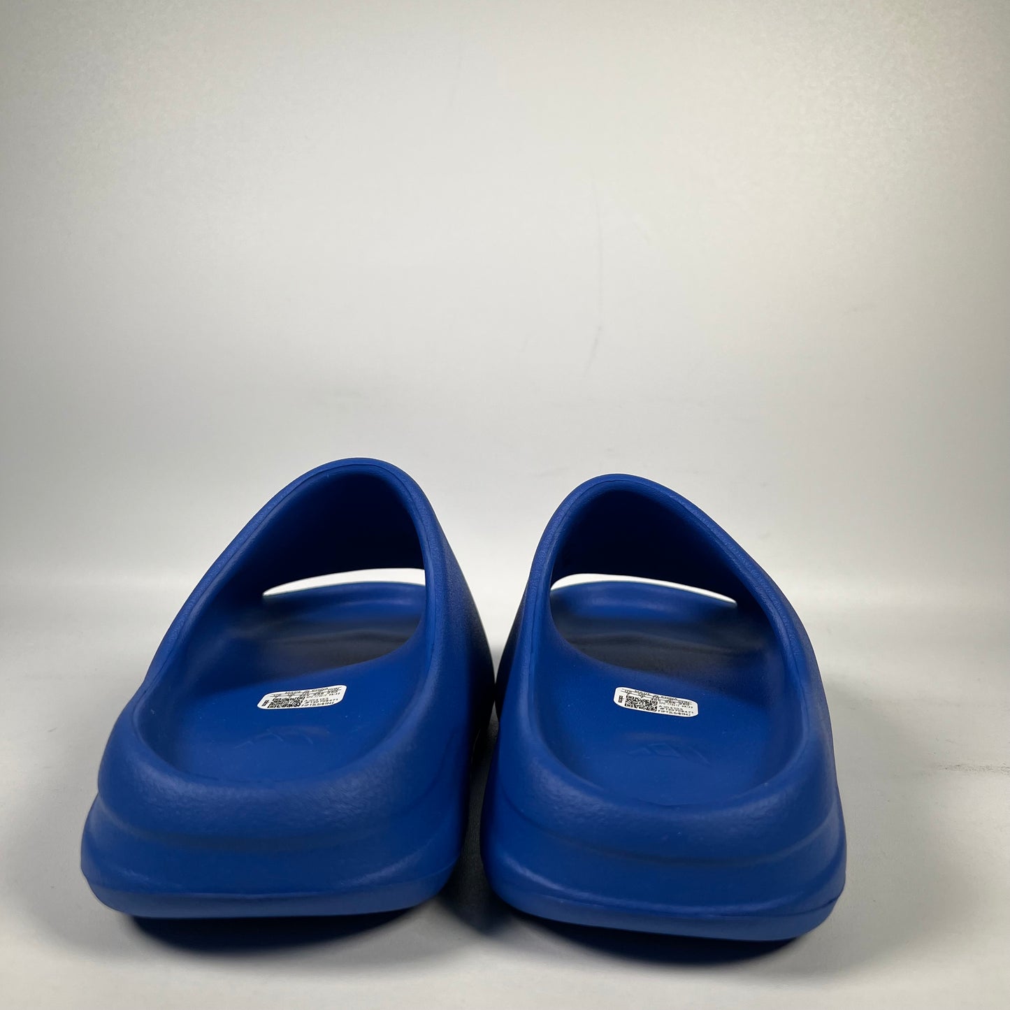 Yeezy Slide Azure (2022) Size 7 NEW s20053
