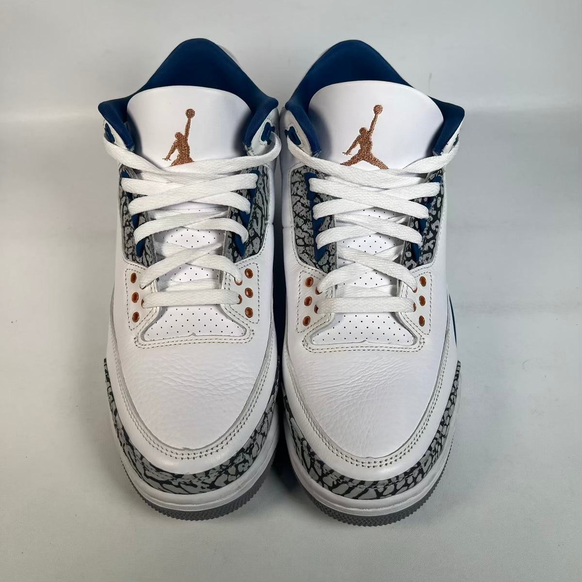 Jordan 3 Wizards (2023) Size 9 USED s23517