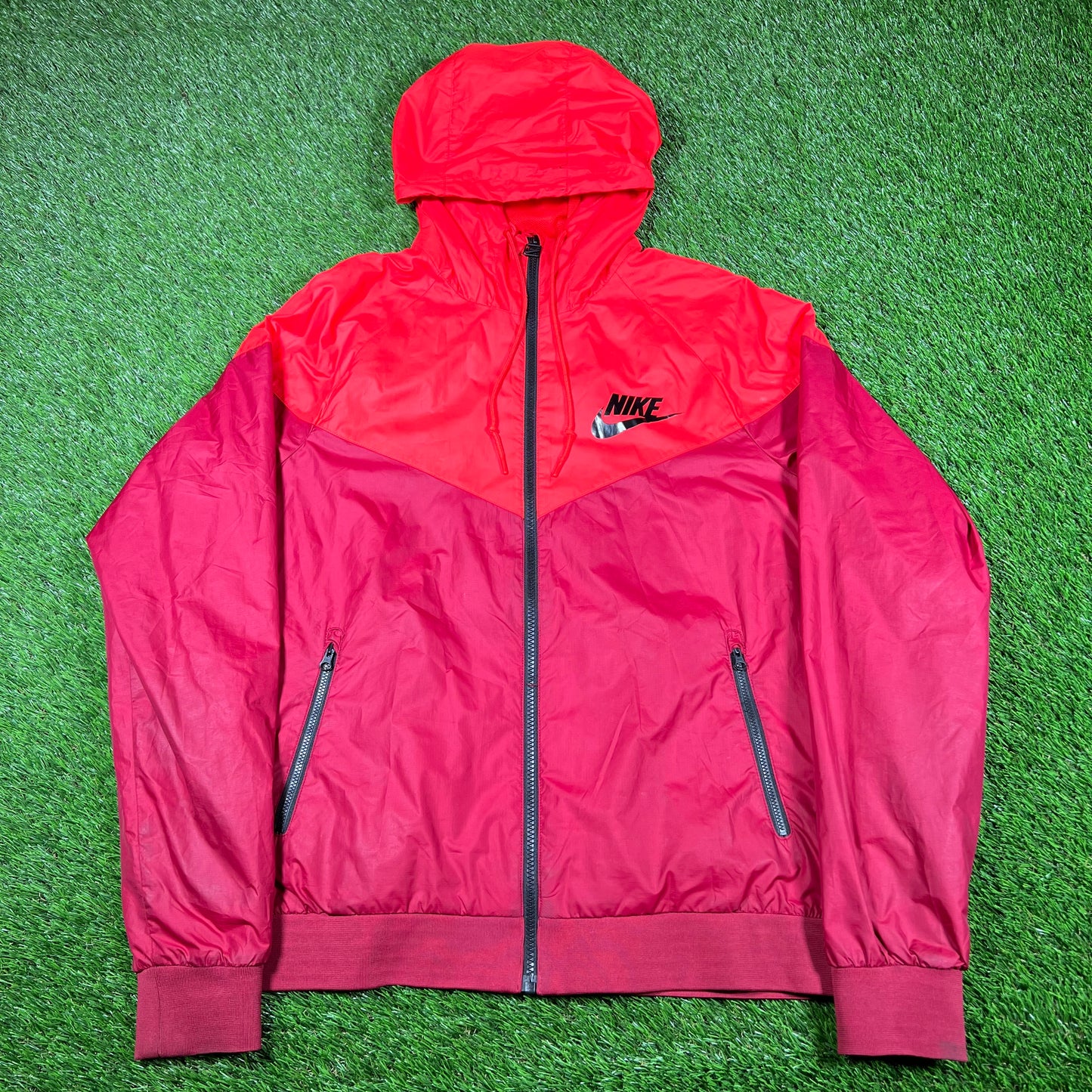 Nike Red Rain Jacket Size Medium USED v16888