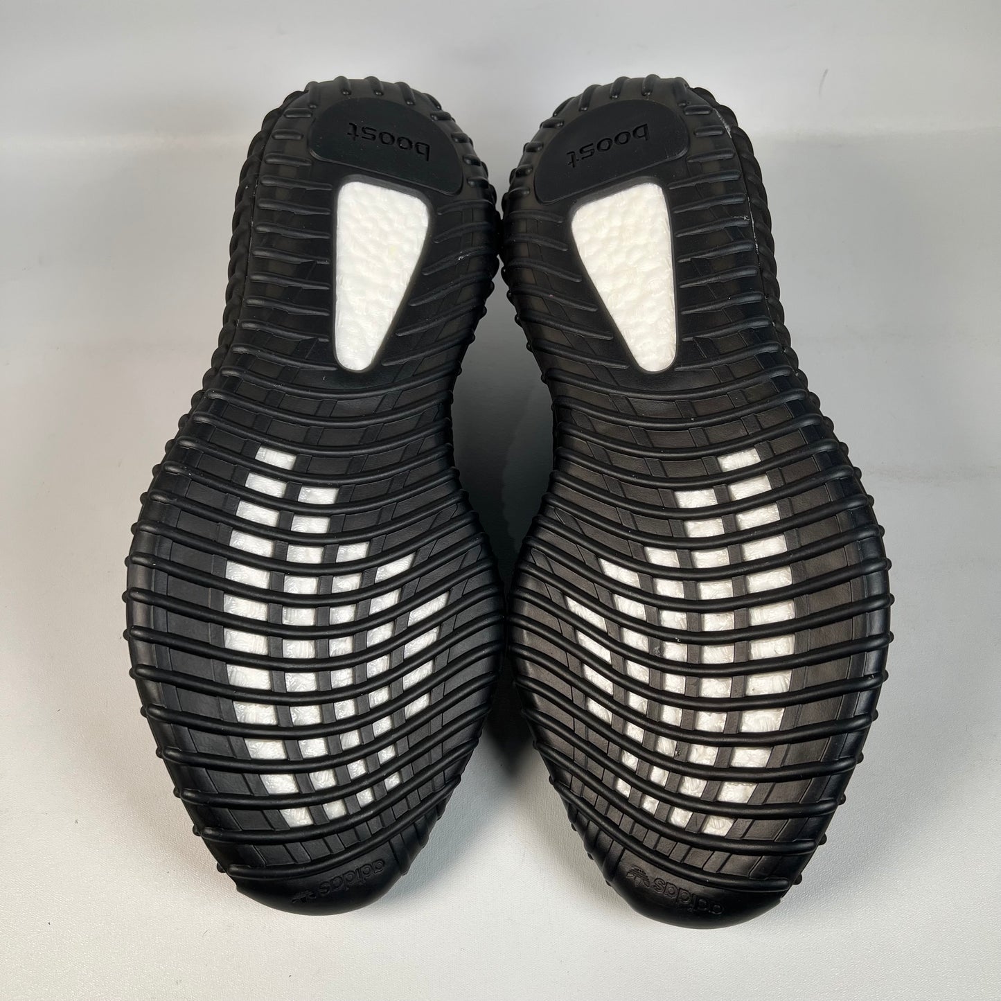Yeezy 350 Core Black Red (2016) Size 10.5 NEW s22228