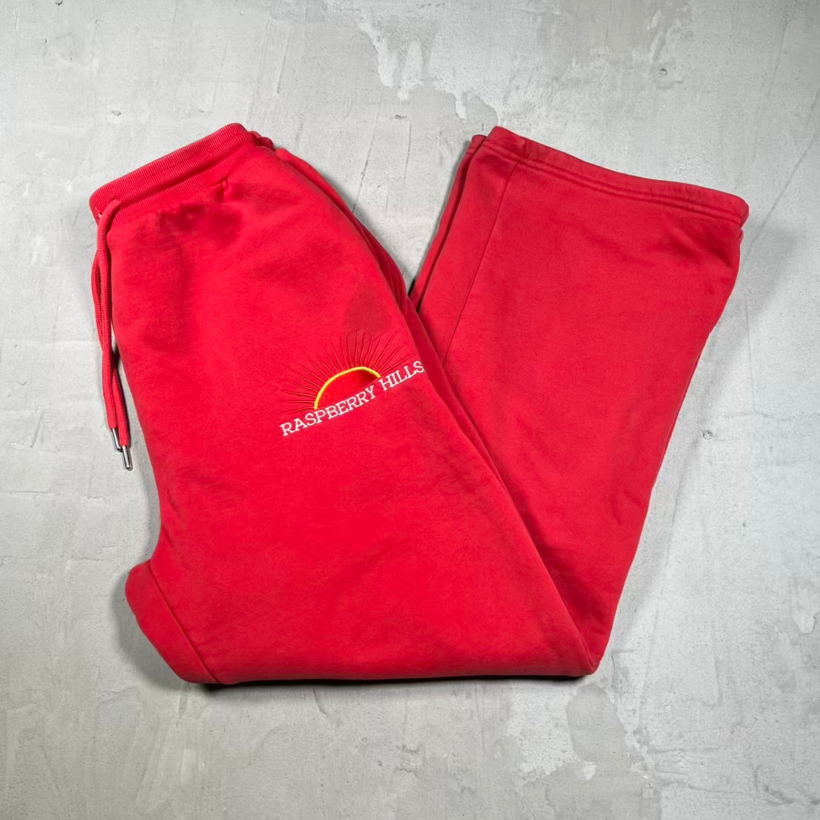GV Gallery Raspberry Hills Casamigos Red Sweatpants Size Small USED x18957
