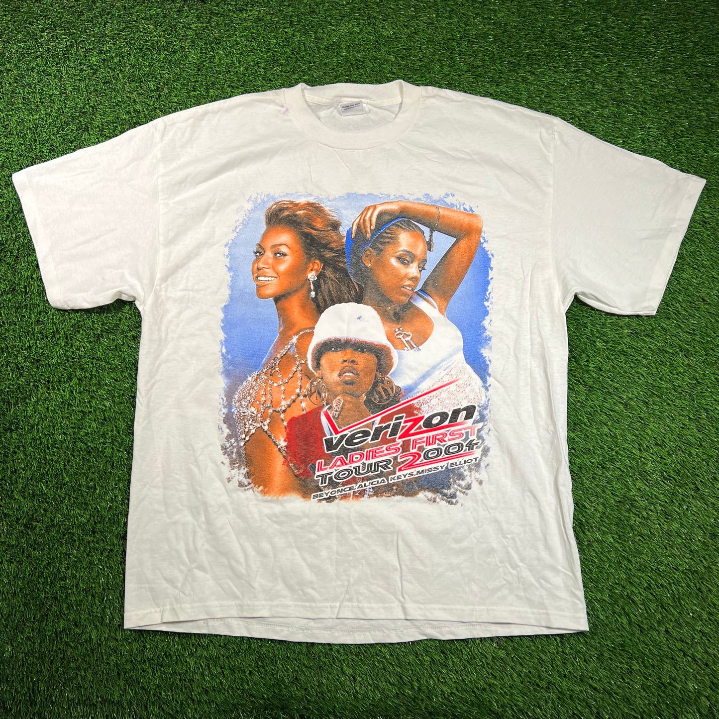 2004 Verizon Ladies First White Tour Tee w/ Beyonce Size XL USED v18506