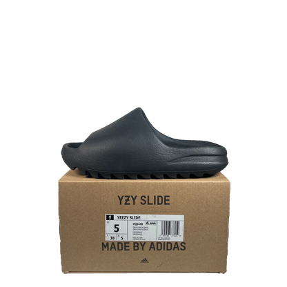 Yeezy Slide Onyx (2022) Size 5 USED s22201