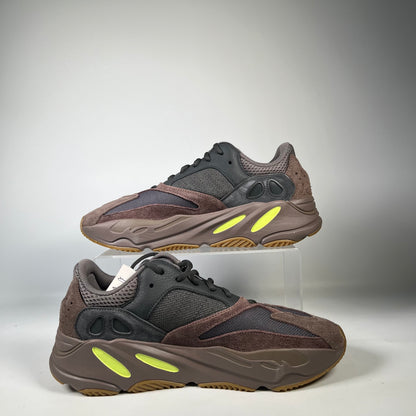 Yeezy 700 Mauve (2018) Size 12 NEW s20953