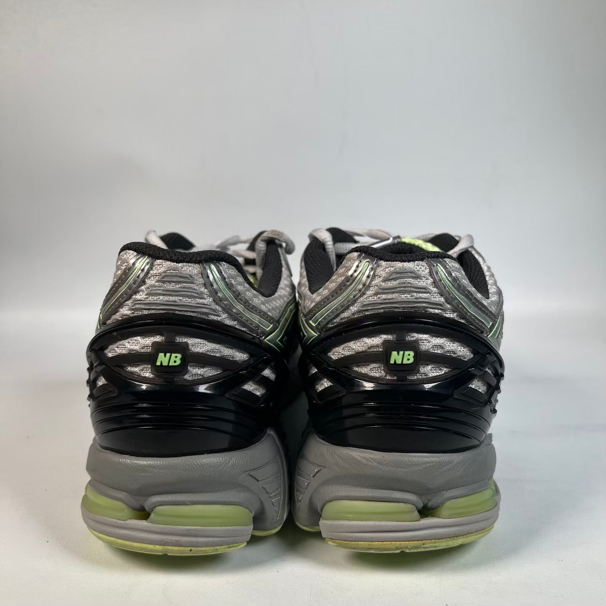 New Balance 1906R Dark Silver Metallic Mint Flash (2023) Size 10 USED s23269