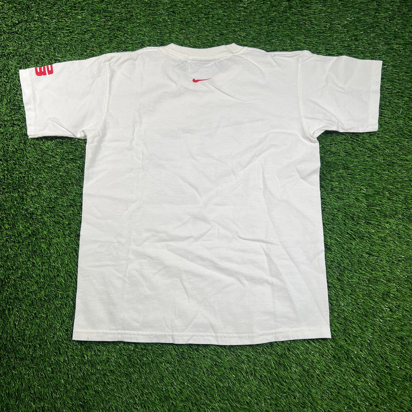 2000's Nike Lebron James White Tee Size Small USED v18343