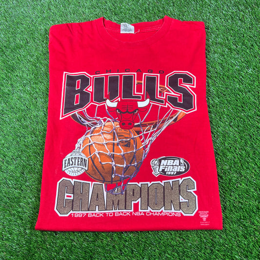 1997 Chicago Bulls NBA Finals Back to Back Champ Tag Red Tee Size XL USED v16728