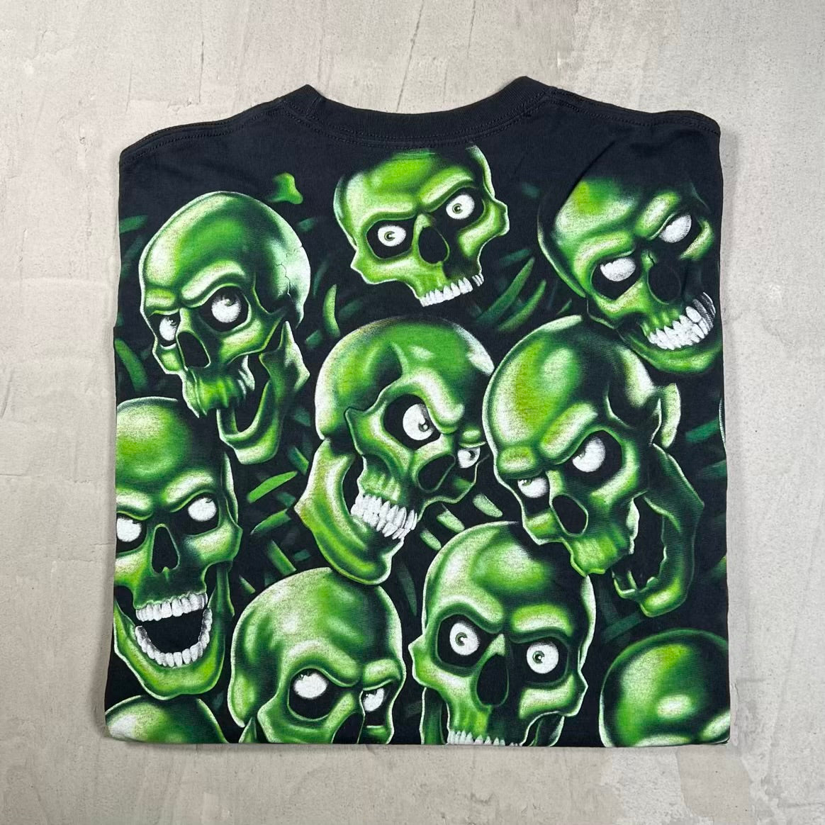 Liquid Blue Green Skulls AOP Black Tee Size XL USED v20375
