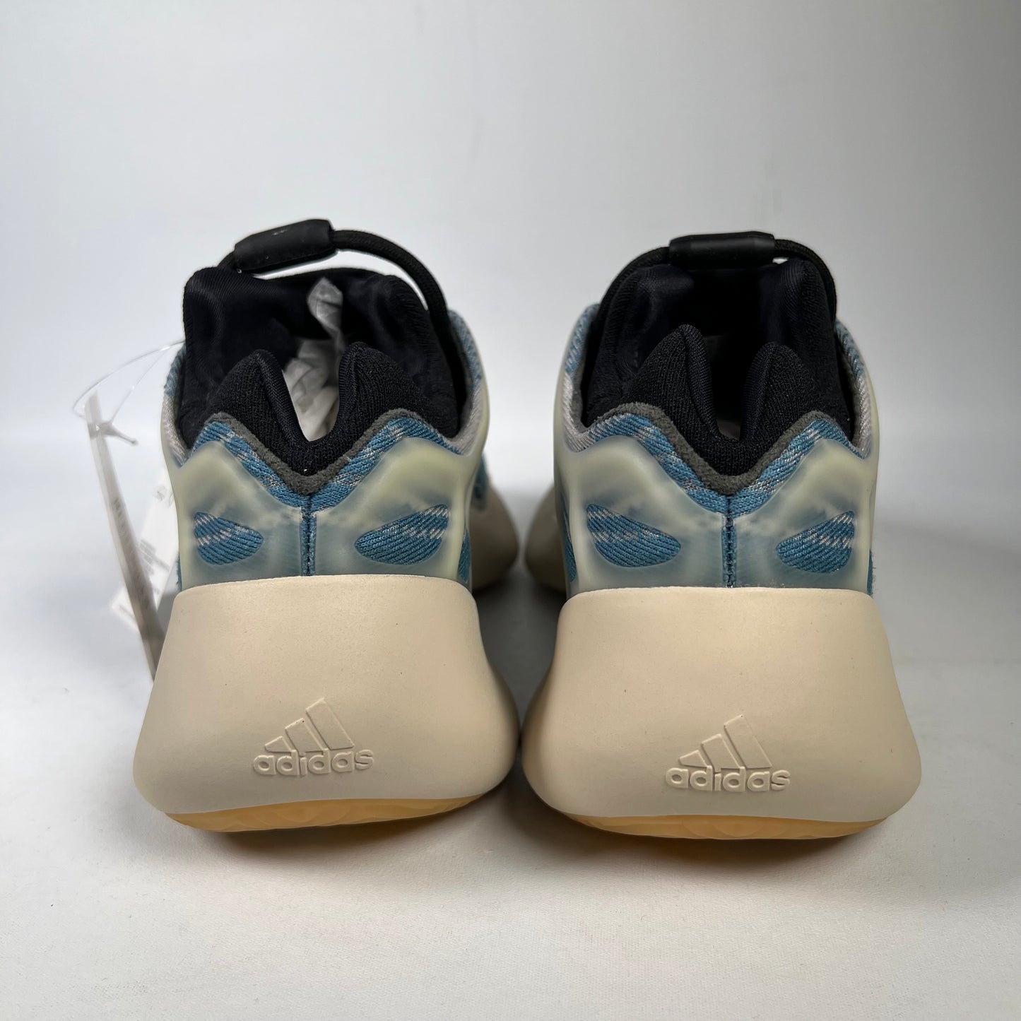 Yeezy 700 V3 Kyanite Size 7 NEW S17139