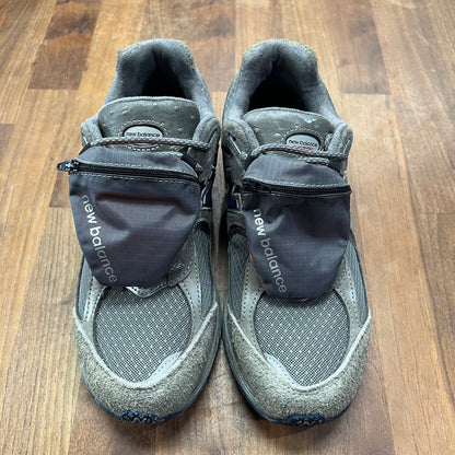 New Balance 2002R Grey Brown Pouch Size 8.5 USED s16444