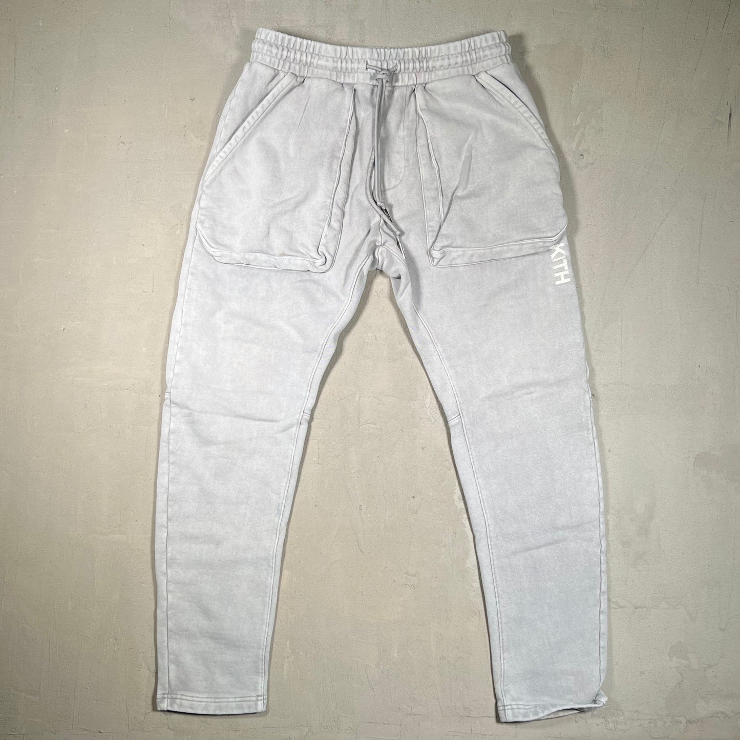 Kith Light Grey Sweatpants Size Medium USED x17523