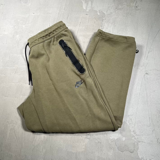 Nike Fleece Tech Olive Green Sweatpants Size Large USED v20349