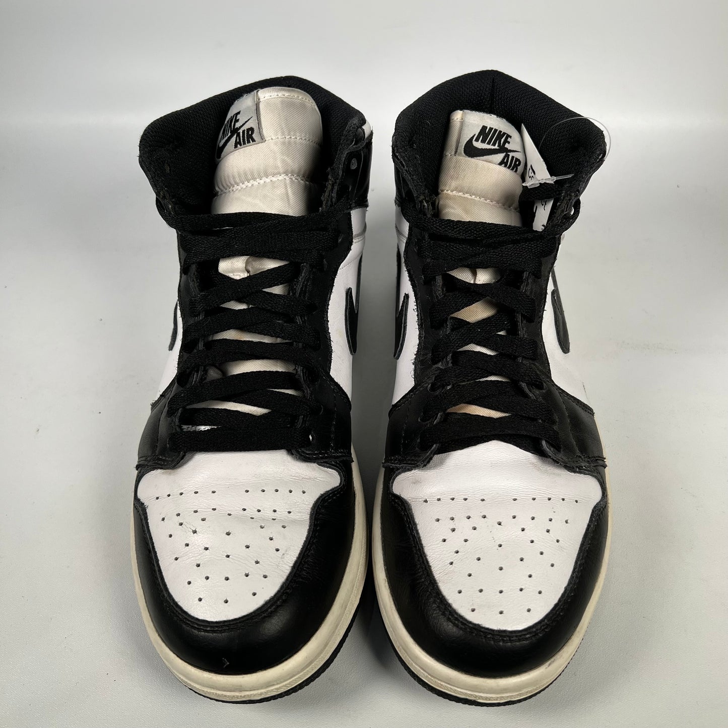 Air Jordan 1 Black White 2014 Size 8 USED s4622
