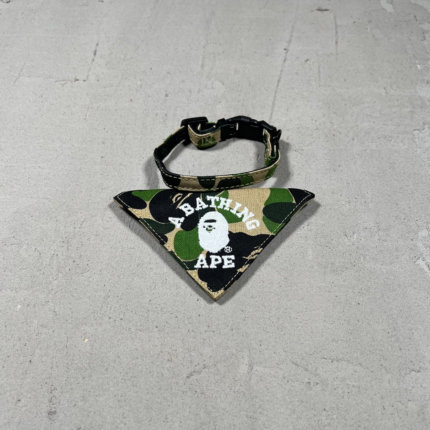 Bape Dog Collar Camo Size Small NEW x17301