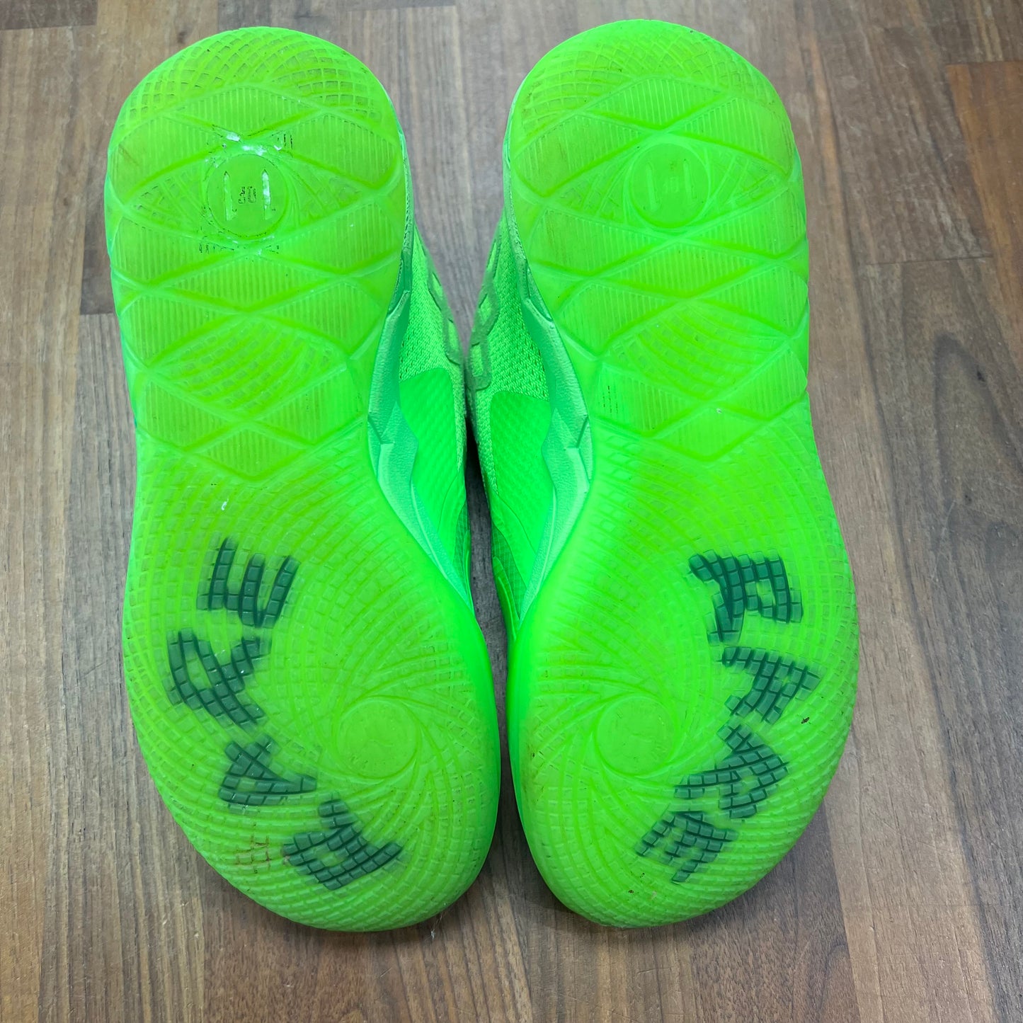 Puma Lamelo Ball Green Gecko Size 8 USED s16439