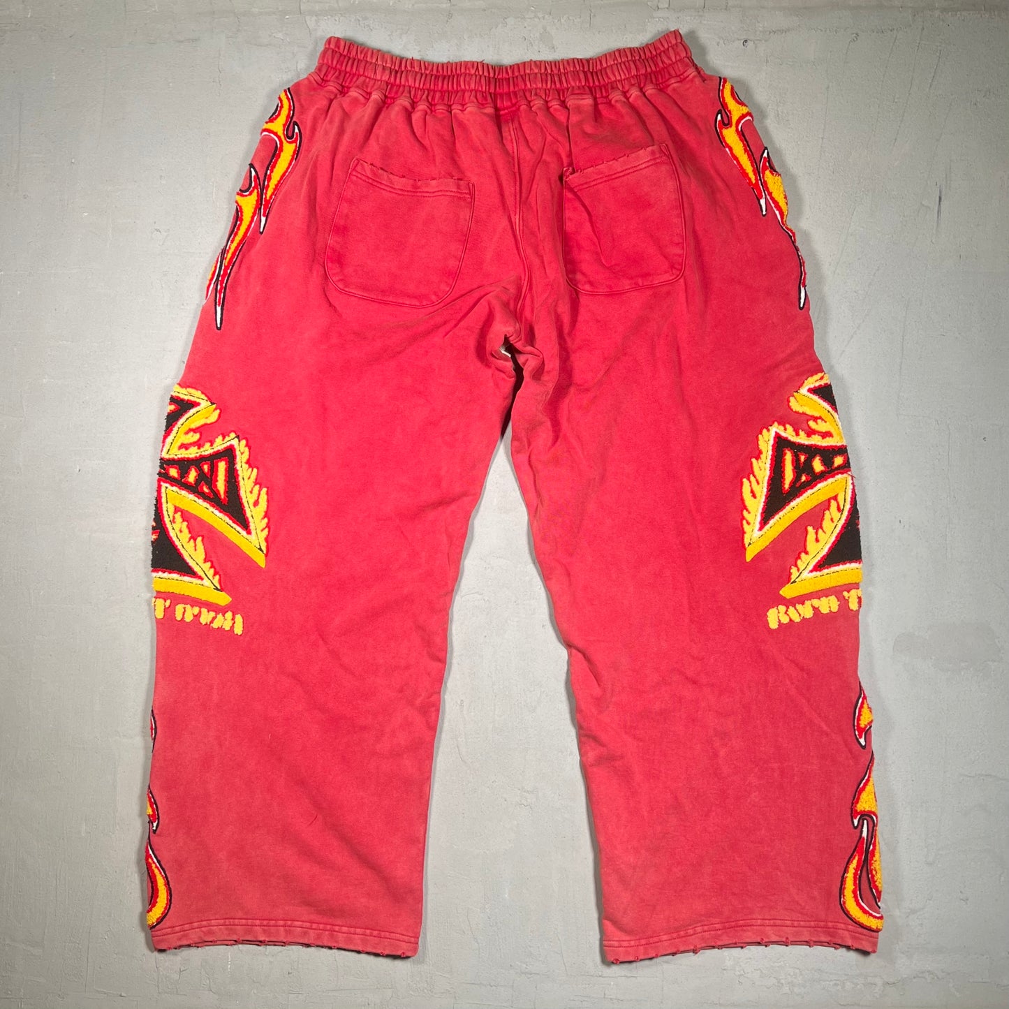 Vale Forever Red Flames Sweats Size Large NEW x17435