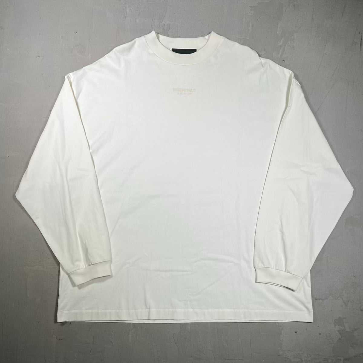Essentails Fear Of God White LongSleeve Size Medium USED x18984