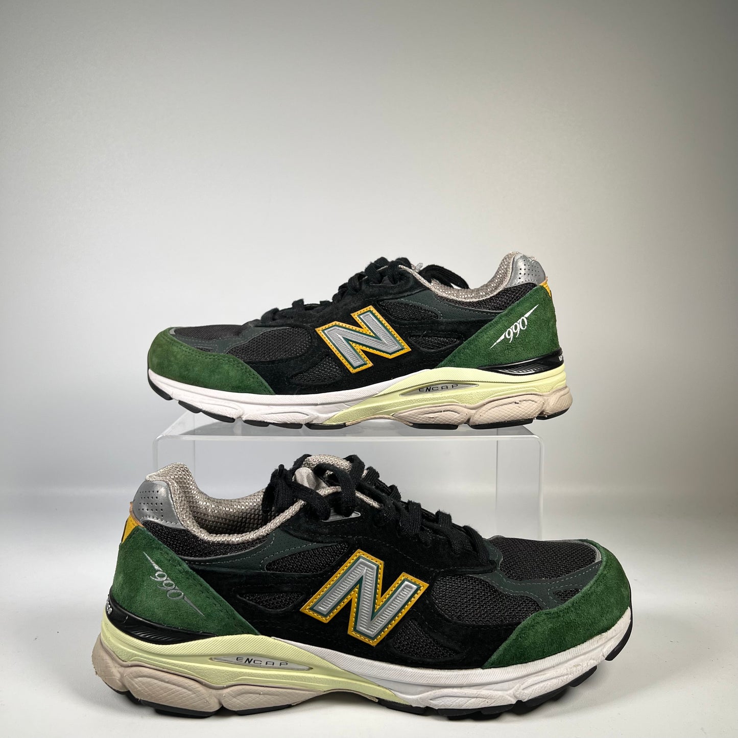 New balance 990v3 black green yellow Size 10 USED s12254
