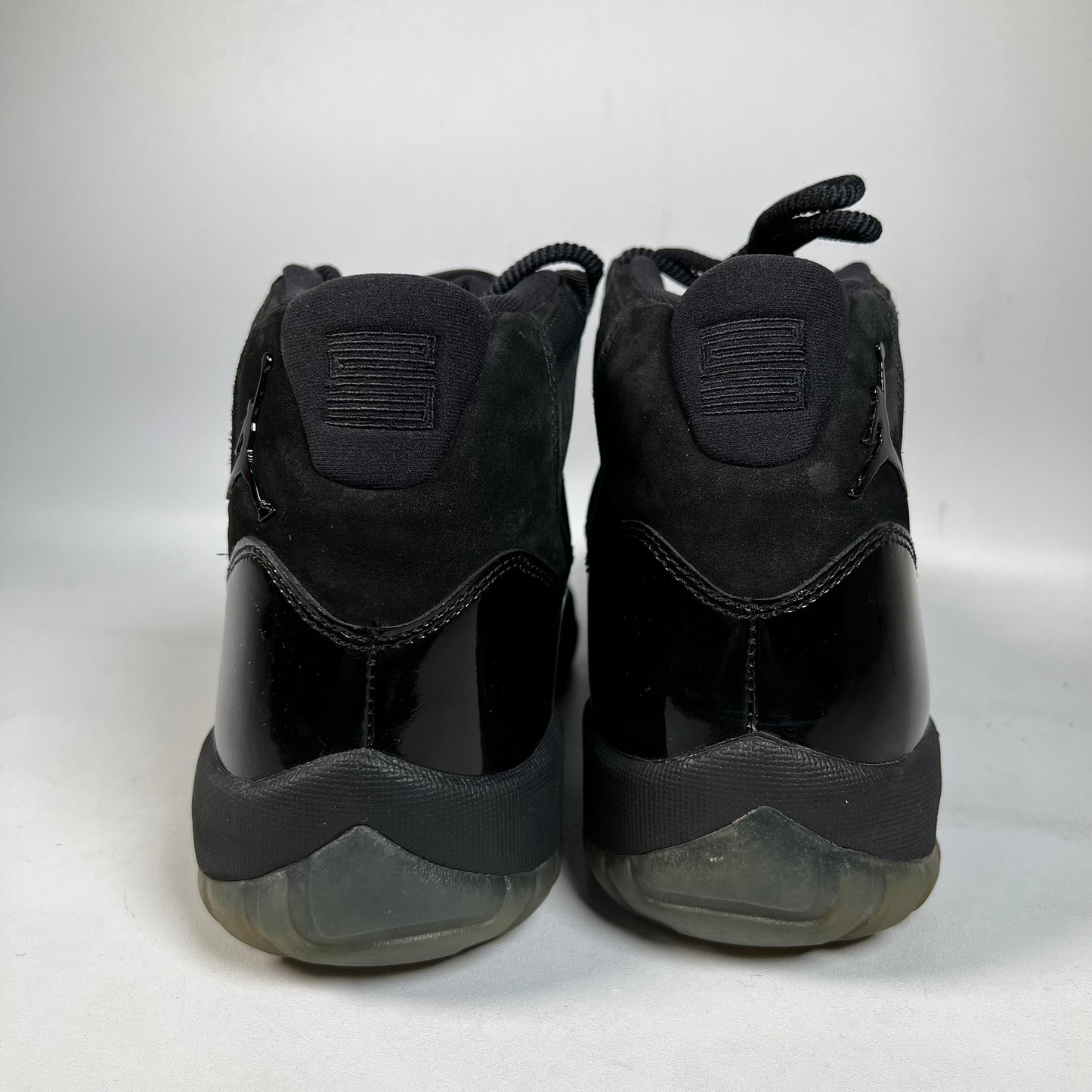 Jordan 11 Cap and Gown (2018) Size 10 USED s21196