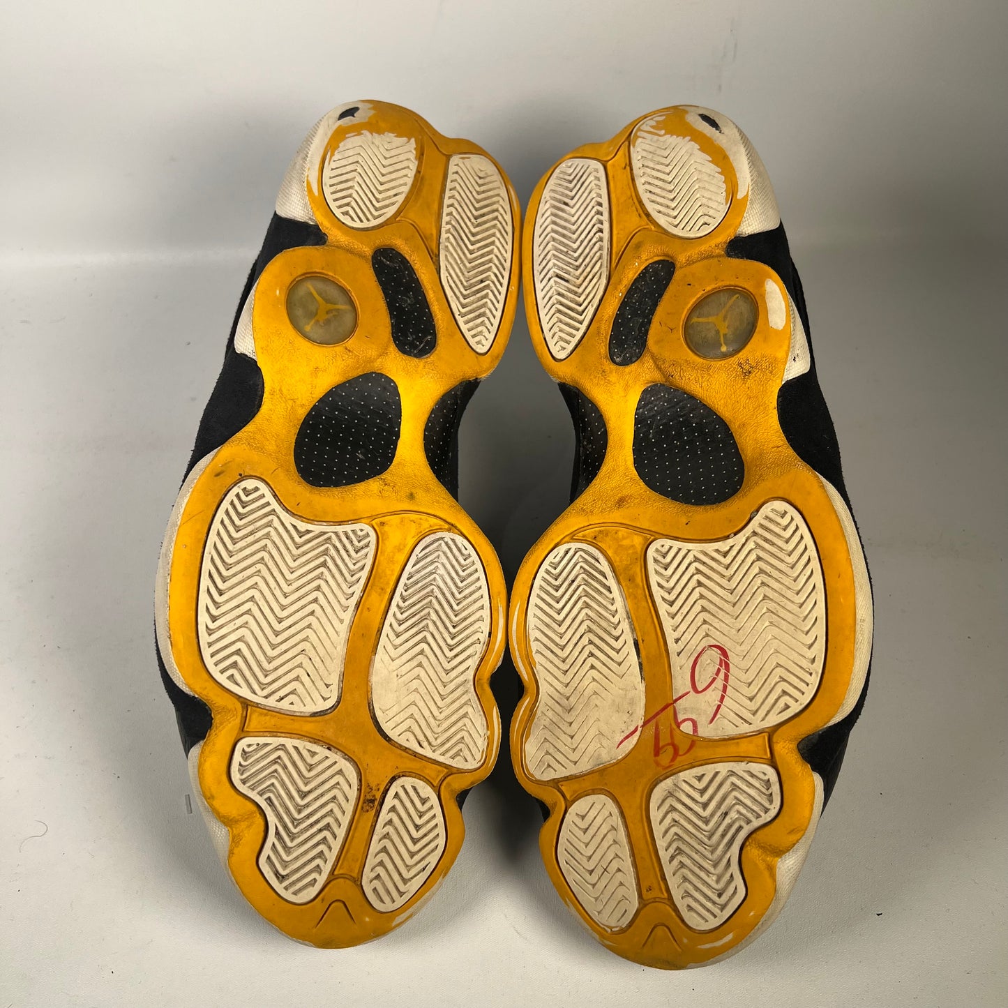 Jordan 13 Low Black Varsity Maize (2005) Size 13 USED s18732