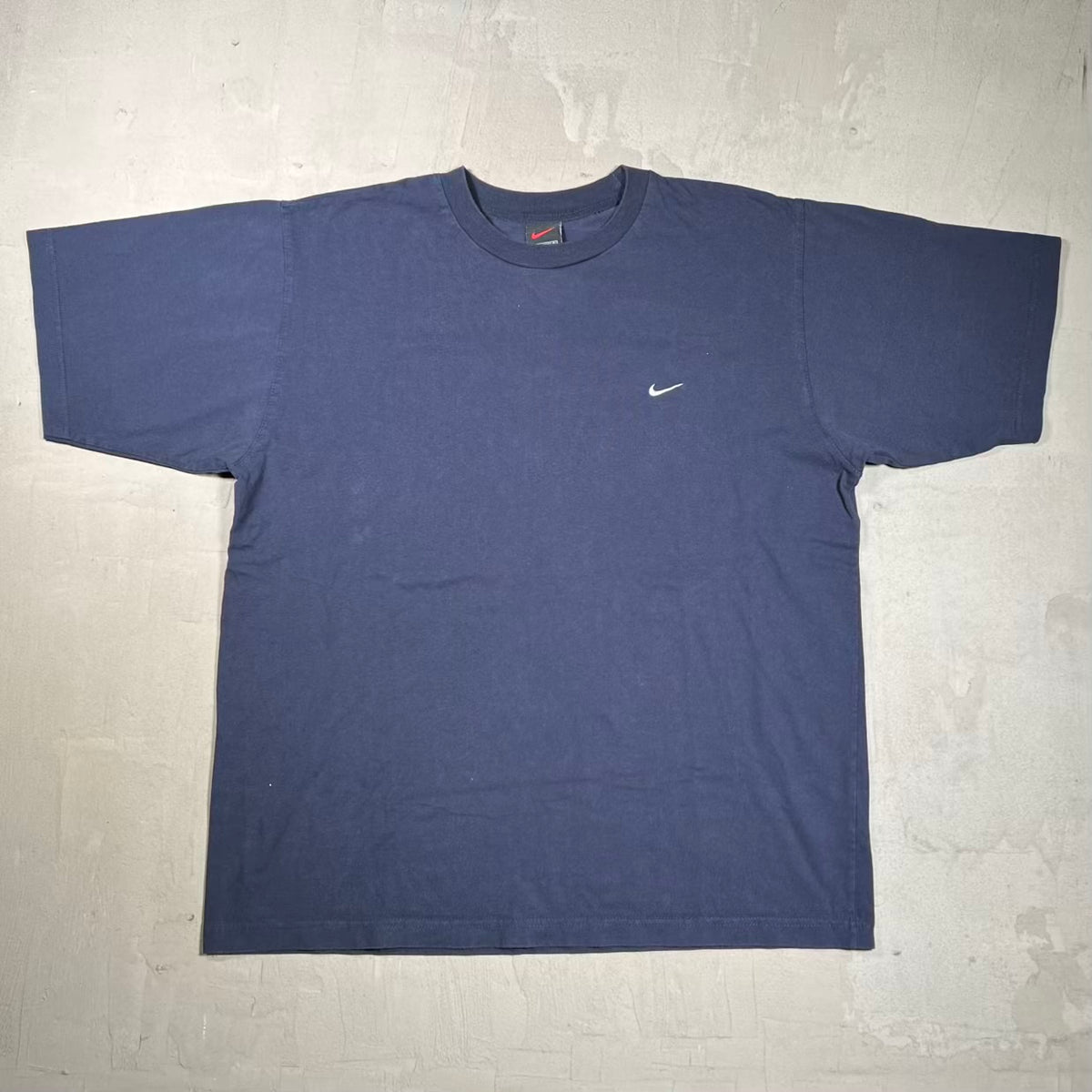 Y2K Nike White Swoosh Navy Blue Tee Size Large USED v20354