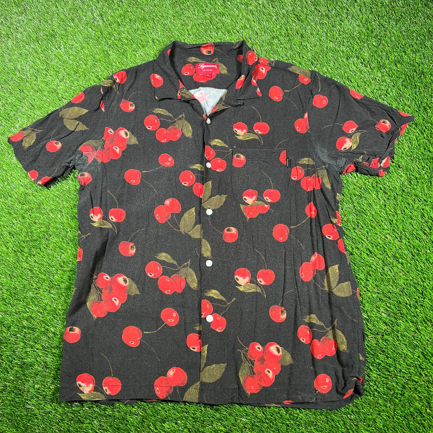 Supreme Black Cherry Rayon Shirt (2019) Size Large USED x14819