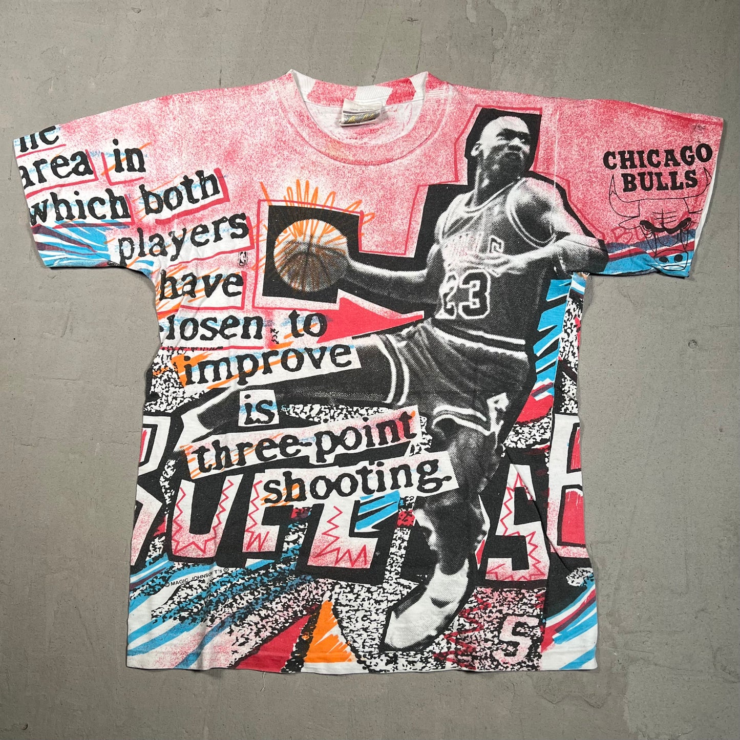 Michael Jordan Magic Johnson Tag Full Print 3 Point Shooting Tee Size Small USED v5101