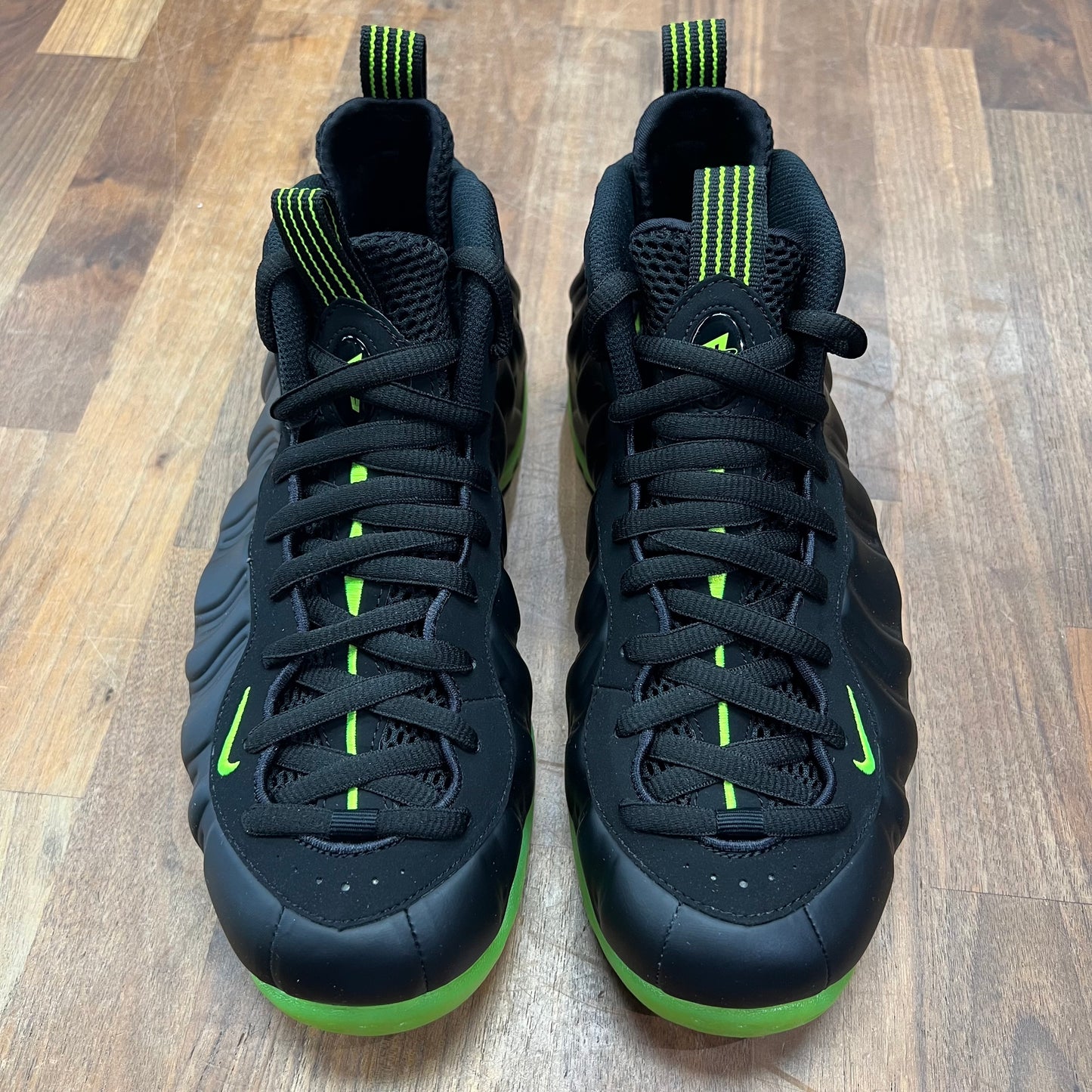 Nike Air Foamposite One Black Volt Size 9 NEW S17244
