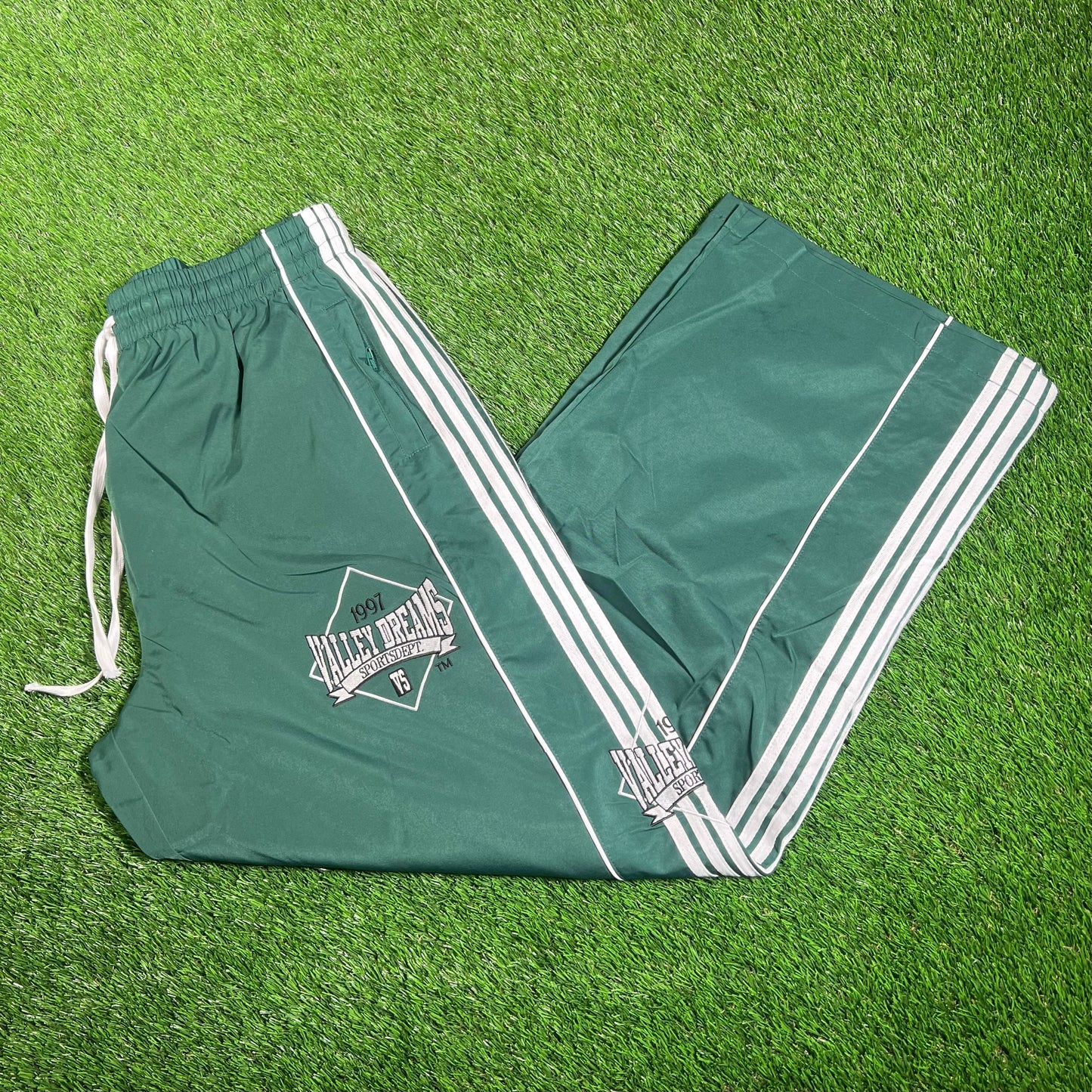 Vale Valley Dreams Green Track Pants SIze XL NEW x16009