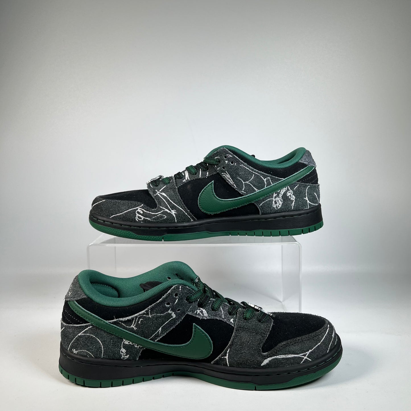 Nike SB Dunk Low There Skateboards (2024) Size 10 USED s21882