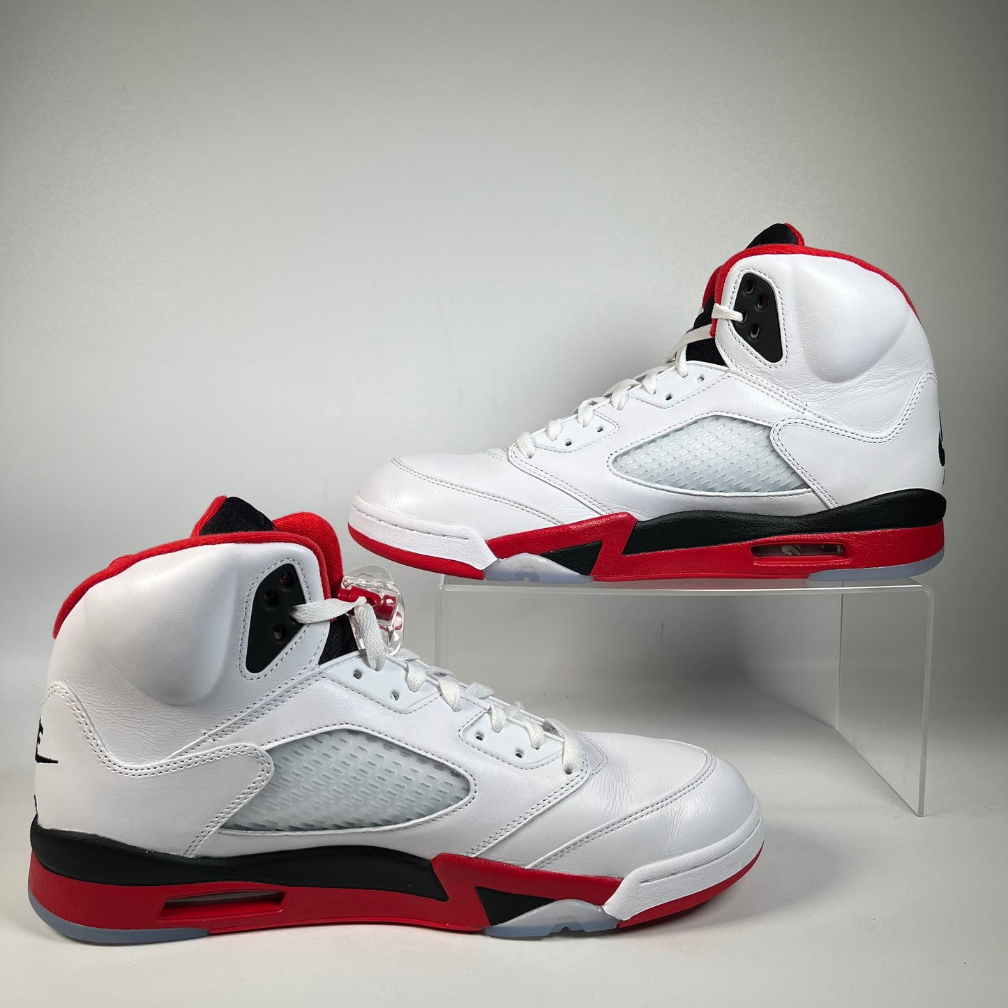Jordan 5 Fire Red Black (2025) Size 13 USED s22328