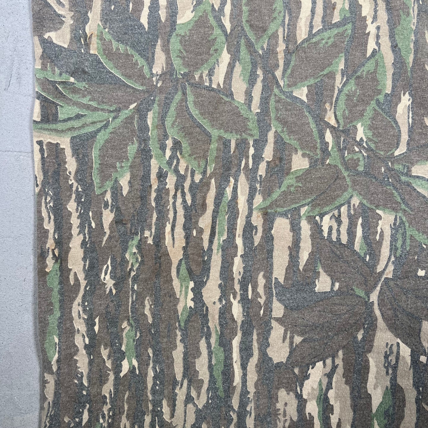 1990s RealTree Camo Pocket Tee Size XL USED v19187