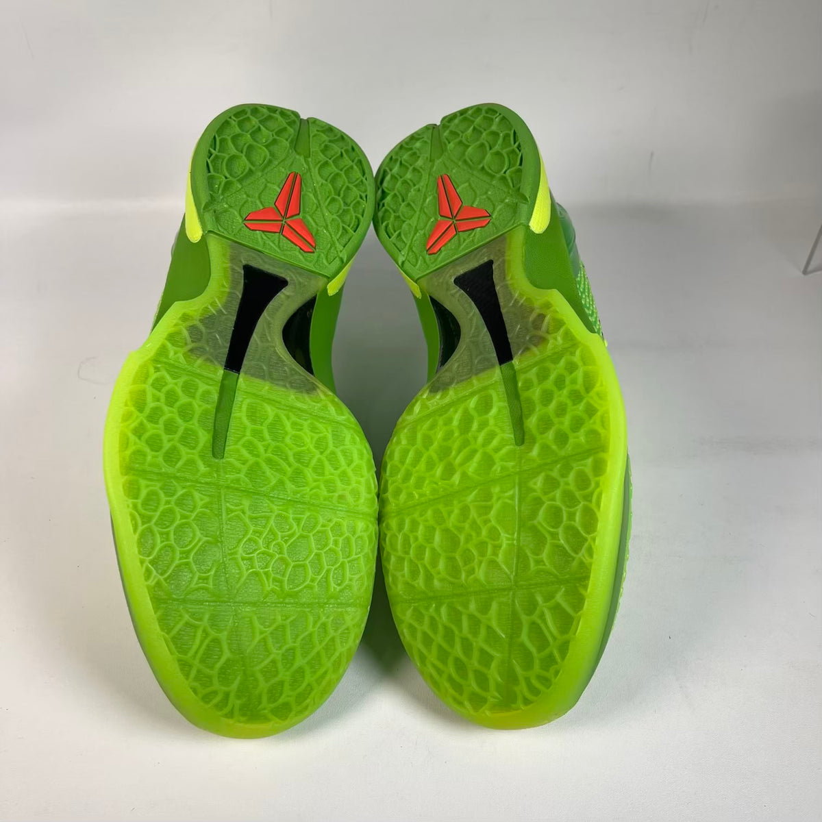 Nike Kobe 6 Grinch (2020) Size 9 NEW s23543