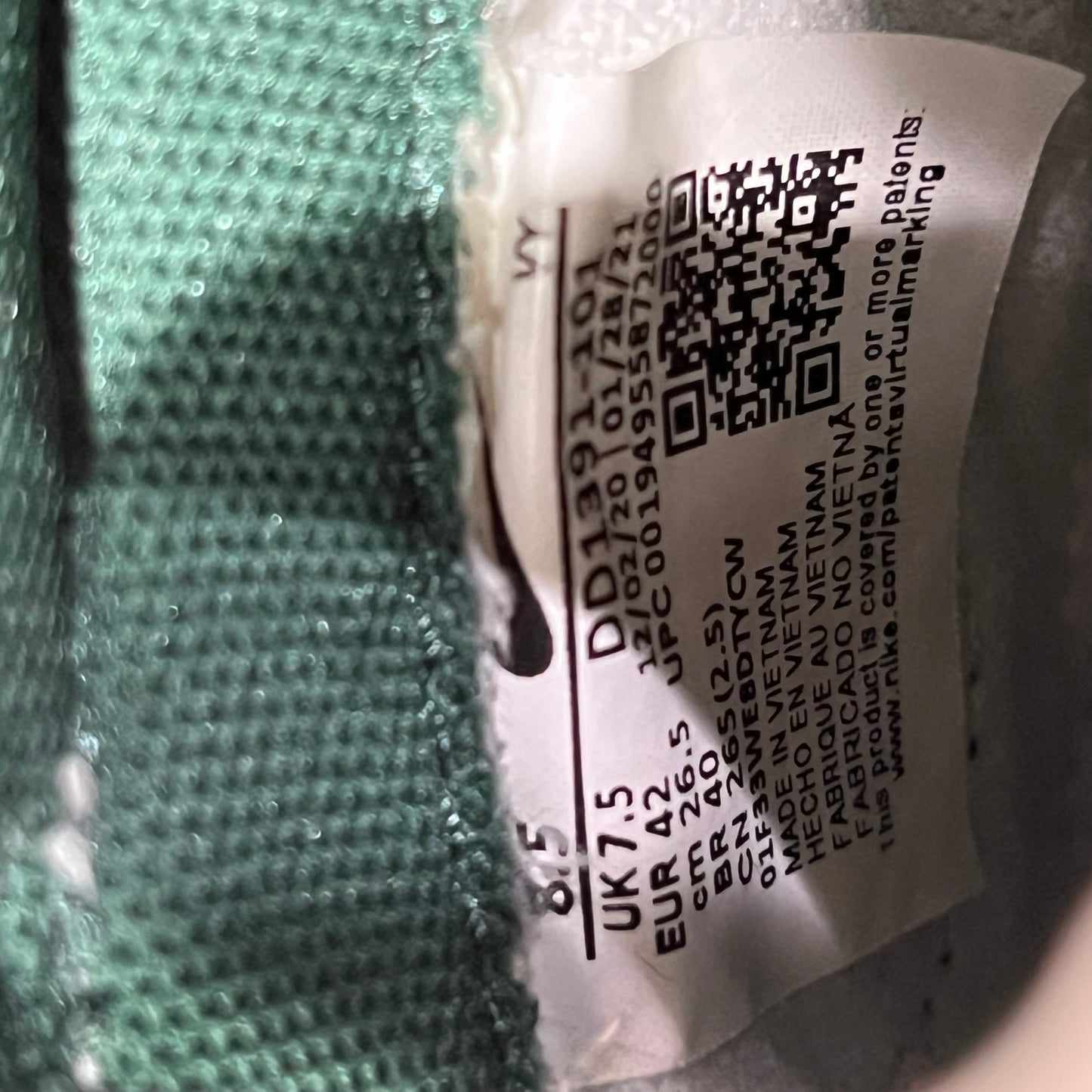 Nike Dunk Low Michigan State Custom Gold Eyelets Size 8.5 USED s6874