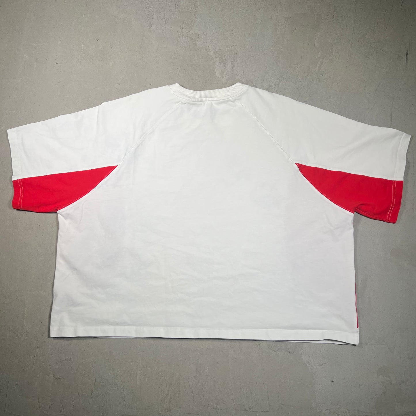 GV Gallery Raspberry Hills White/Red Colorblock Tee Size XL USED x17488