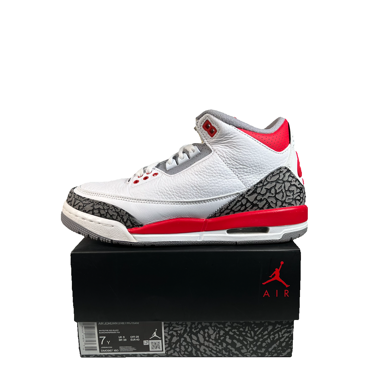Jordan 3 Fire Red (2022) Size 7Y USED s22817