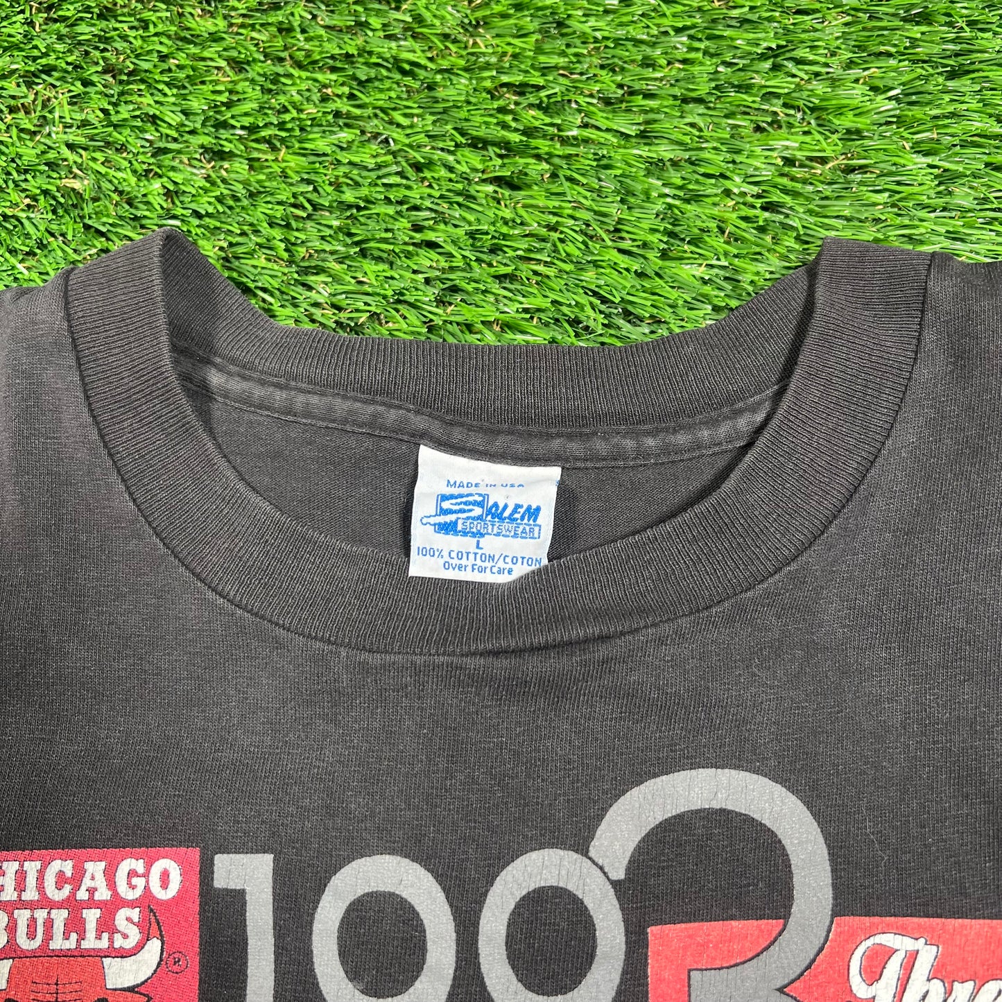 1993 Chicago Bulls Black World Champs Tee (DRYROT) Size Large USED v18388