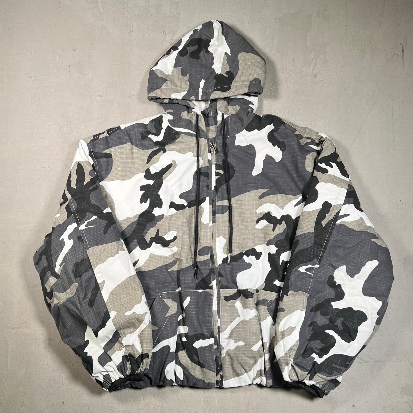 GV Gallery Raspberry Deron Winter Camo Jacket Size Large USED x17439