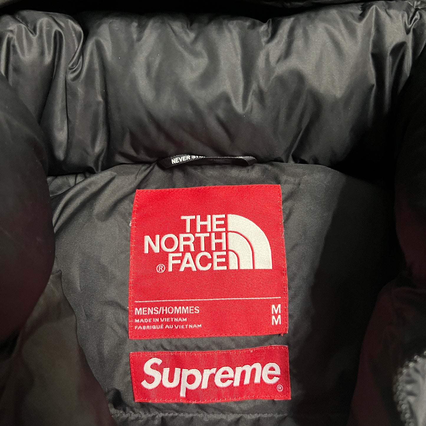 Supreme North Face Nuptse Paper Print Jacket Size Medium USED x13801