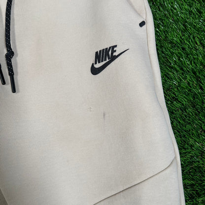 Nike Tech Tan Sweatpants Size Small USED v18100