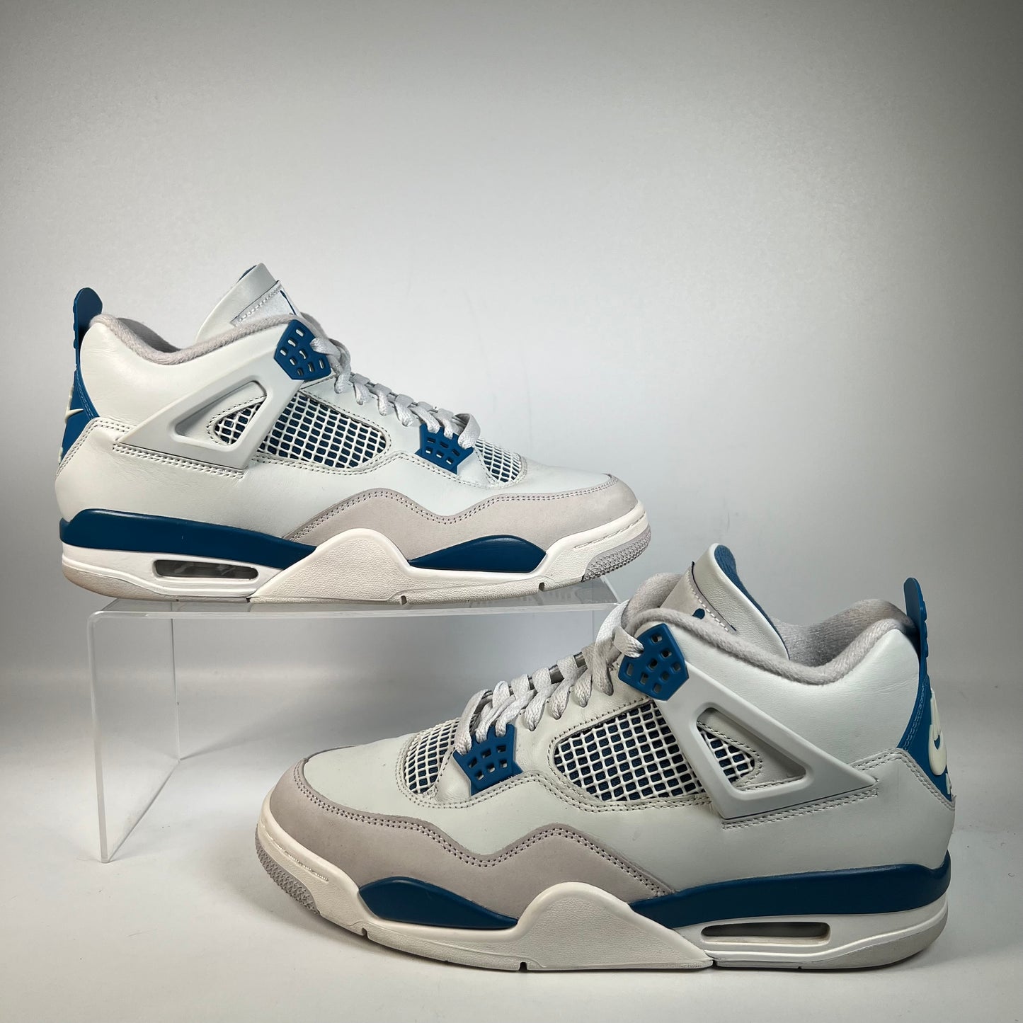 Jordan 4 Military Blue (2024) Size 10.5 USED s22432